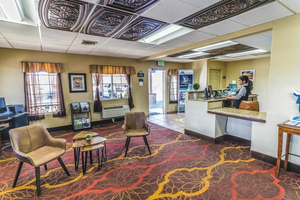 Days By Wyndham Hotel Montrose